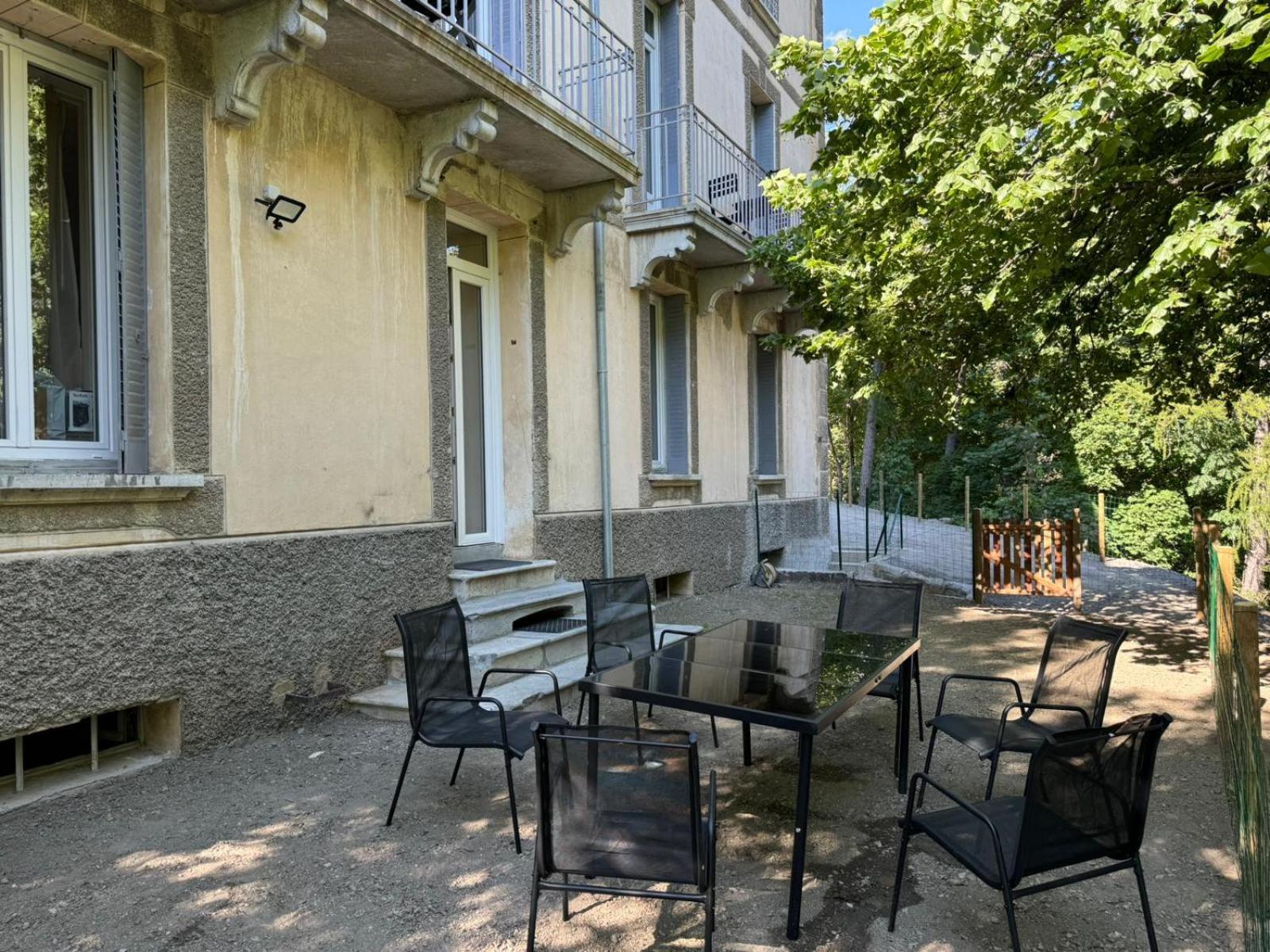 Appartements Confortables Avec Vue Montagne - Residence Villa Belle Fleur Château-Ville-Vieille Eksteriør bilde